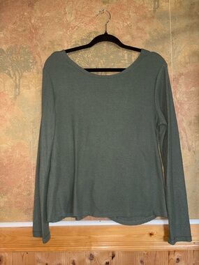 Bluenotes ~ Green Twist Back Longsleeve